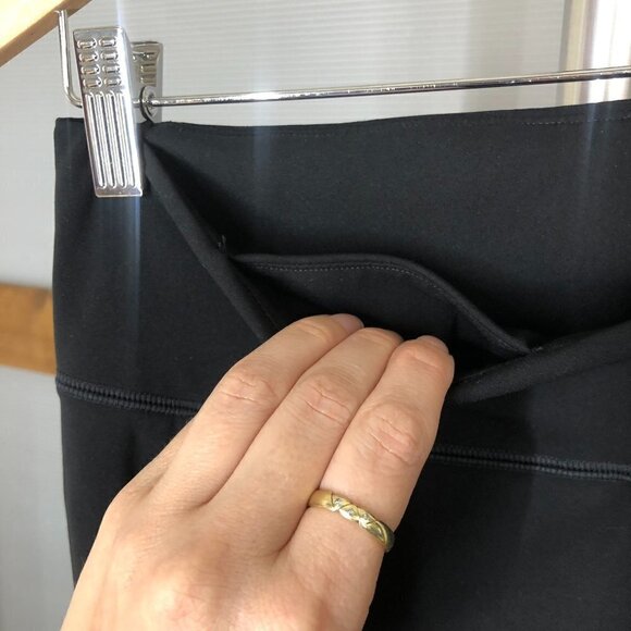 Sz‎ L- 2XU Midrise Black Silver Cropped Compression Leggings Tights - Picture 7 of 10